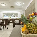 Magri's 4*